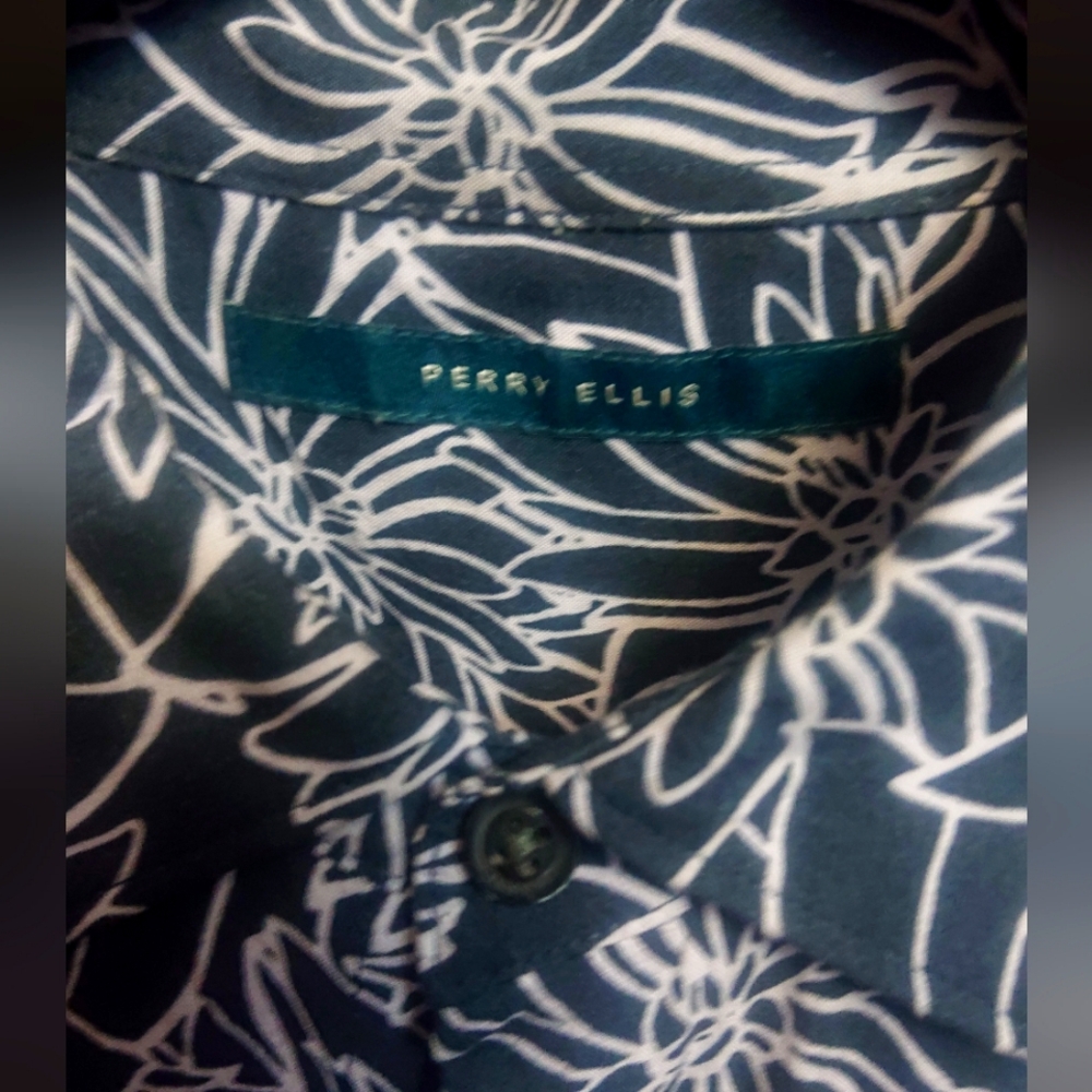 perry ellis short sleeve button shirt